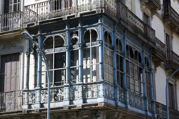 Old buildings' facades in Barcelona - Spain — Stock Photo, Image