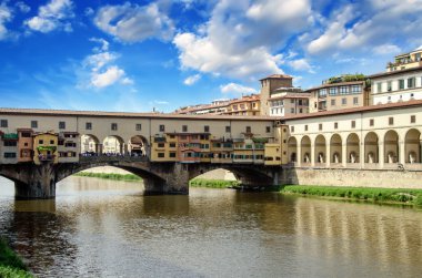 ponte Vecchio, Floransa'da eski bir köprü görünümü