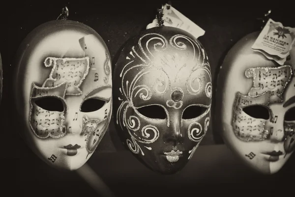 Máscaras em um mercado — Fotografia de Stock