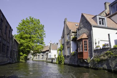 Bahar sırasında Bruges renkleri