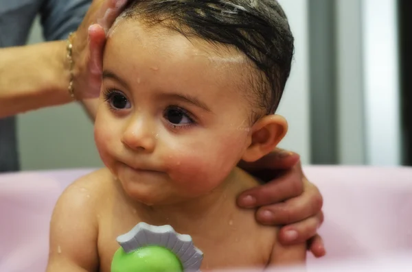 1 año de edad bebé niña haciendo baño —  Fotos de Stock