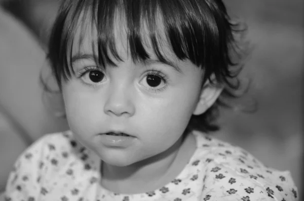 Sorpresa su una espressione del viso del bambino — Foto Stock