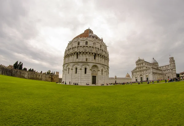 Cathedral, Baptistery and Tower of Pisa in Miracle square — Stock Photo, Image