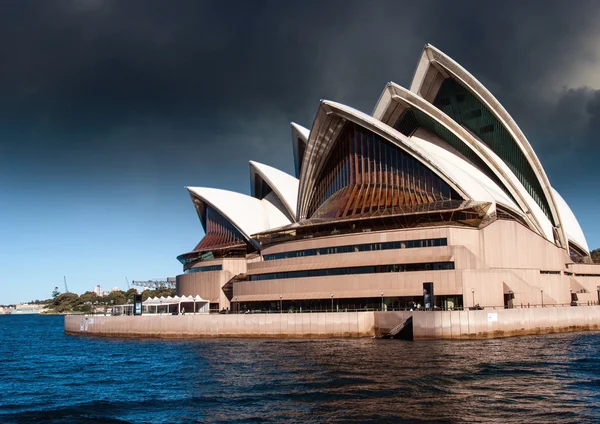 Sydney Opera House com mau tempo — Fotografia de Stock