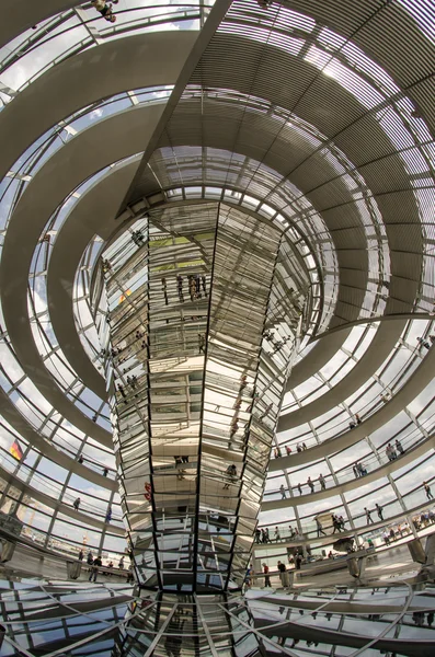 Die kuppel auf dem reichstag in berlin, innenraum — Stockfoto