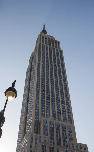 NEW YORK - MAR 7 : Empire state building facade on March 7, 2011 — Stock Photo, Image
