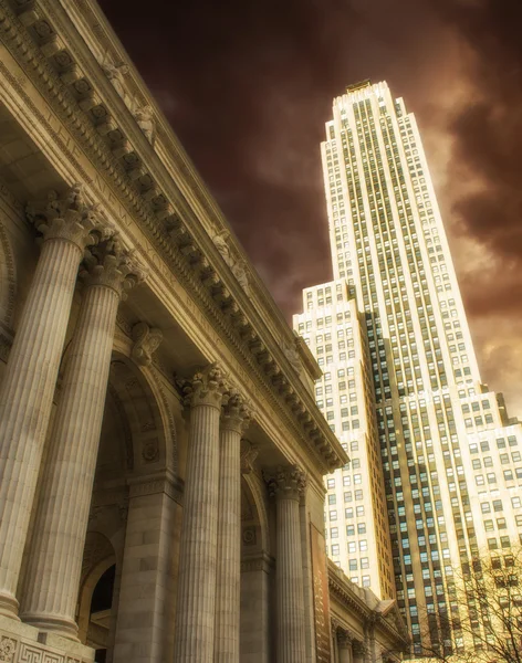 High modern skyscrapers on a background of dramatic sky — Stock Photo, Image