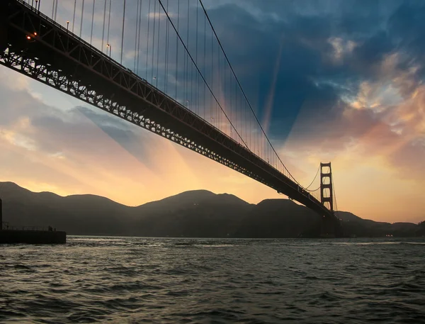 旧金山金门大桥剪影夕阳 — 图库照片