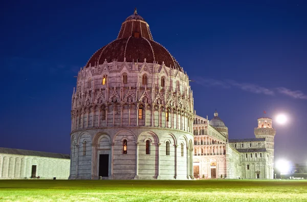 Night View of Piazza dei Miracoli with a Full Moon — Stock Photo, Image