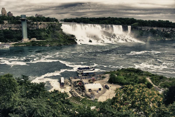 Colors and Vegetation of Niagara Falls — Stock Photo, Image