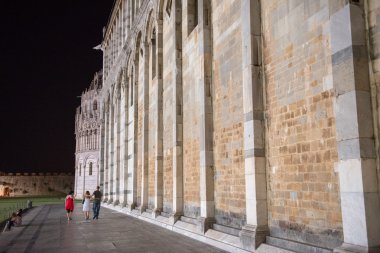 piazza dei miracoli Pisa gece görünümü kare - mucizeler