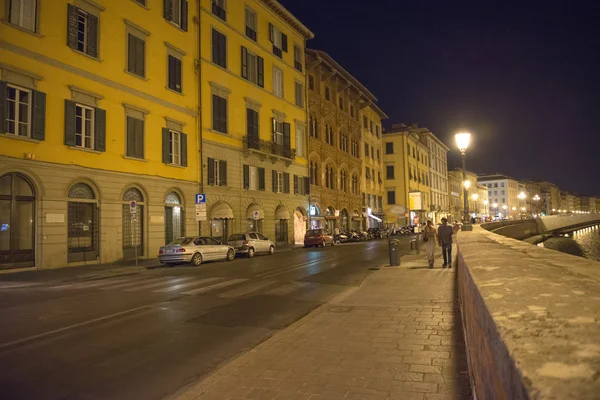 Lurgarni in Pisa at Night - Italy — Stock Photo, Image