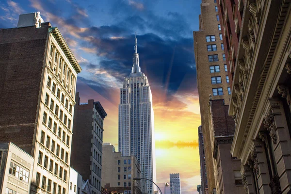 纽约城-曼哈顿戏剧性天空 — 图库照片