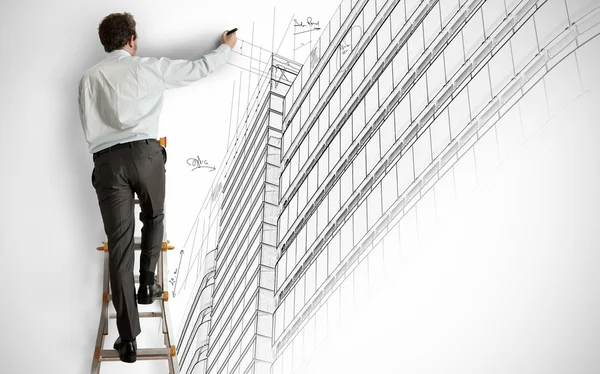 Architekt zeichnet ein Projekt — Stockfoto