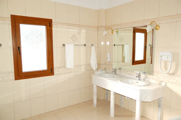 Koupelna v luxusní byt, Chalkidiki, Řecko — Stock fotografie