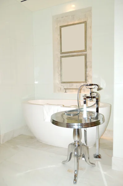 Banheiro em hotel de luxo, Saadiyat ilha, Abu Dhabi, Emirados Árabes Unidos — Fotografia de Stock
