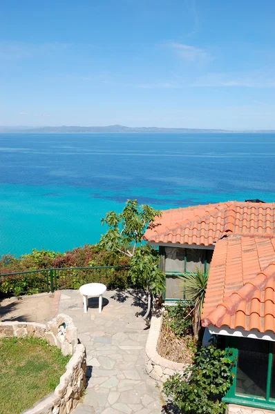 The sea view recreation area of luxury hotel, Halkidiki, Greece — Stock Photo, Image