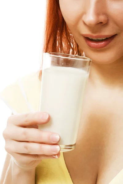 Femme buvant du lait — Photo