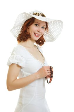 Beyaz elbiseli mutlu güzel seksi genç kadın