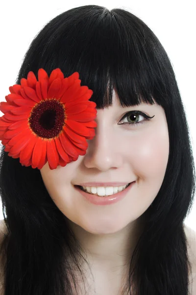 年轻漂亮的女人脸上的肌肤护理 — 图库照片