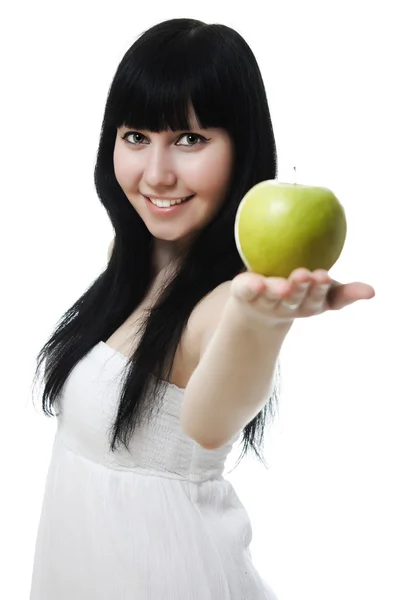 一个美丽的女人，举行一个苹果的肖像 — 图库照片