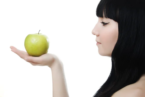 リンゴを保持している、美しい女性の肖像画 — ストック写真