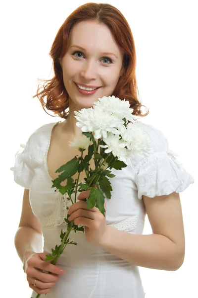 Beyaz arka plan üzerinde çiçekler olan güzel kadın portresi — Stok fotoğraf