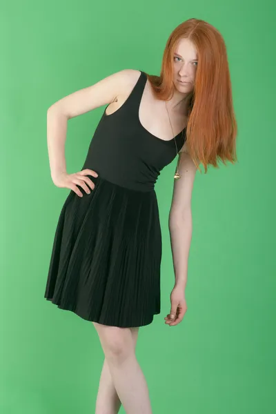 A menina bonita com cabelo vermelho — Fotografia de Stock