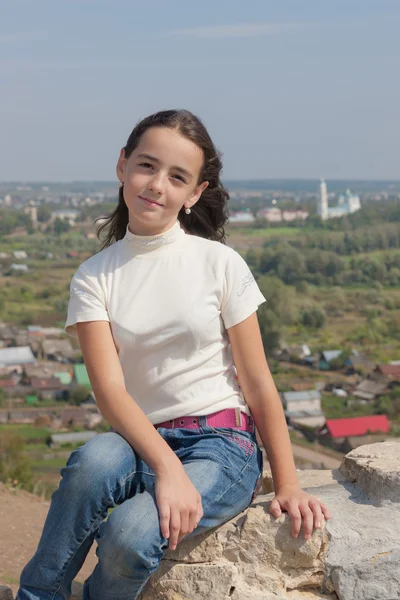 Portrait of the girl against the city — Stock Photo, Image