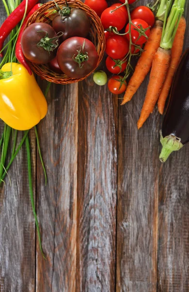木製の背景で野菜の静物画 — ストック写真
