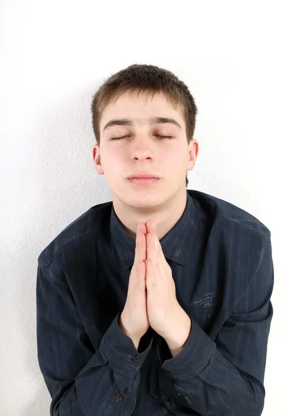 少年祈祷 — 图库照片