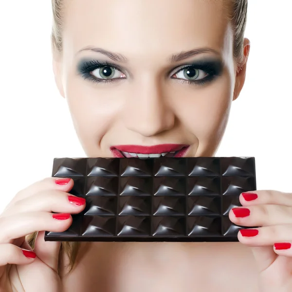Дівчина з шоколадним баром — стокове фото