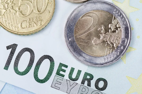 各种欧元的汇率法案和硬币 — 图库照片