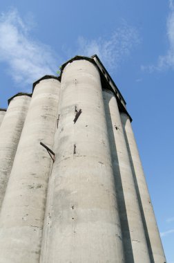 Endüstriyel Bina eski değil tamamlandı