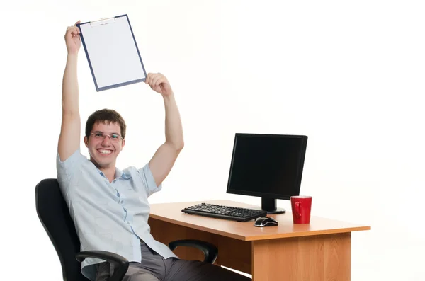 El hombre de negocios detrás de una mesa con el ordenador — Foto de Stock