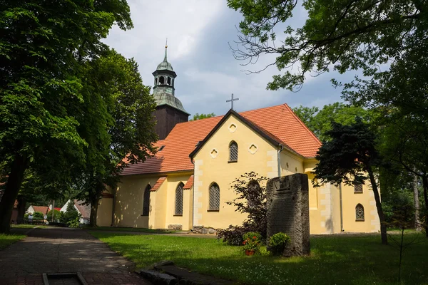 Katolska kyrkan i Łeba, poland. — Stockfoto