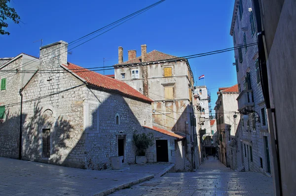 Plaza de piedra antigua en Sibenik, Croacia — Foto de Stock