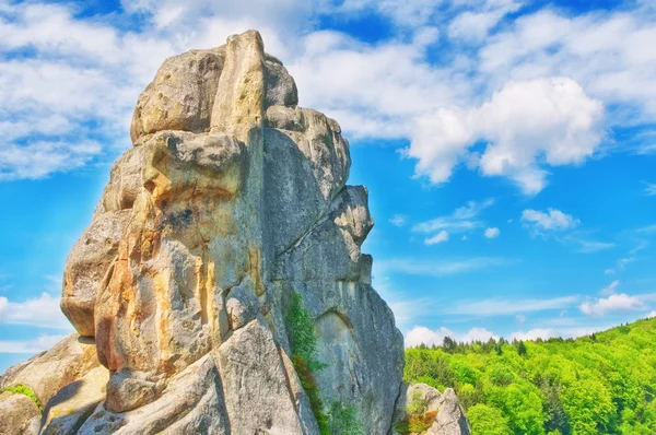 Olexa dovbush 的岩石。喀尔巴阡山 — 图库照片
