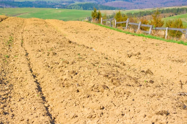 Brązowy gleby w rolnictwie w górach — Zdjęcie stockowe