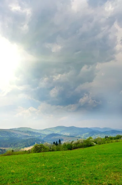 Storm clouds in the mountains — Stock Photo, Image