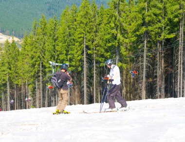 kayakçı dağ kar parça