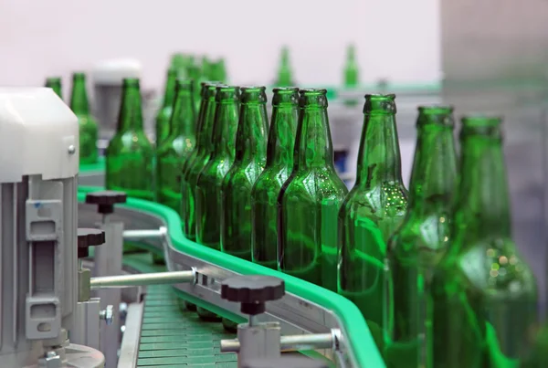 Glazen flessen voor bier — Stockfoto