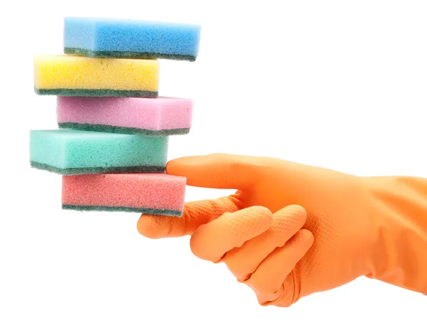 Hand i skyddande handske med skålen tvätta svampen på vit — Stockfoto