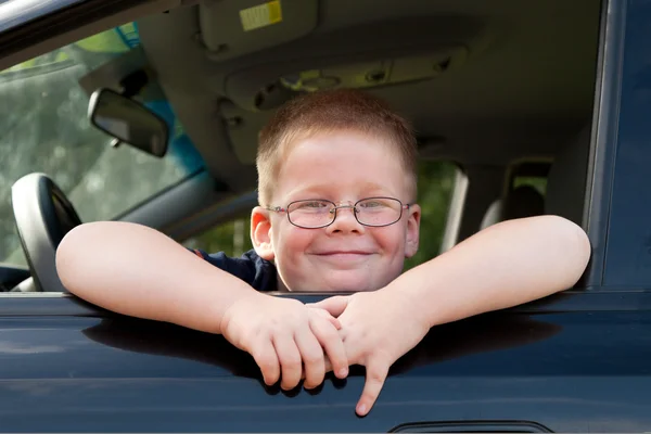 Αγόρι οδηγός αυτοκινήτου — Φωτογραφία Αρχείου