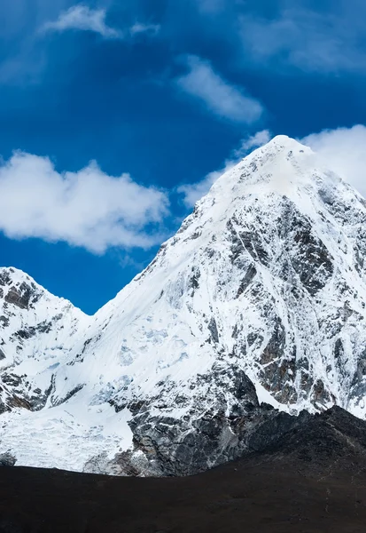 Cúpulas de Kalapathar e Pumori no Himalaia — Fotografia de Stock