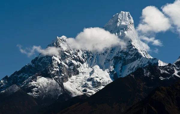 Ama dablam 峰值在喜马拉雅山 — 图库照片