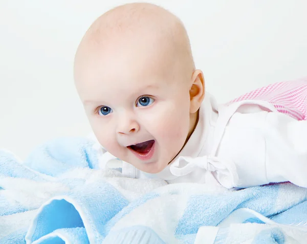Glücklich schreiendes Baby — Stockfoto