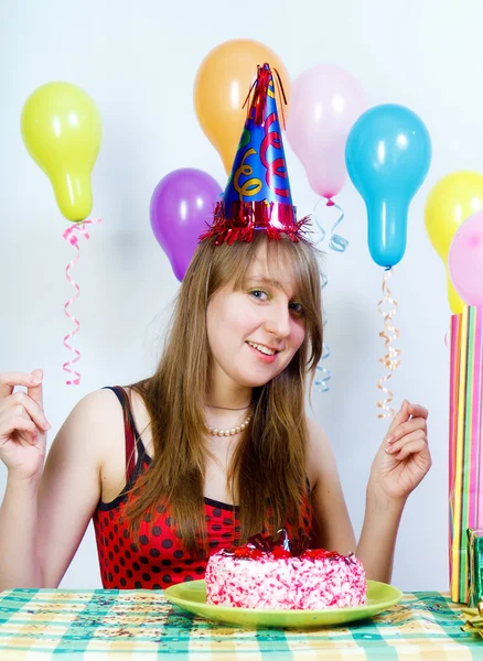 Födelsedag. unga kul glad tjej — Stockfoto
