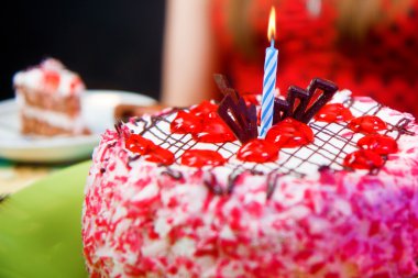 Doğum günü pastası