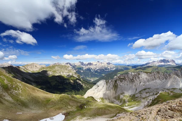 Údolím Monzoni, italské Dolomity — Stock fotografie
